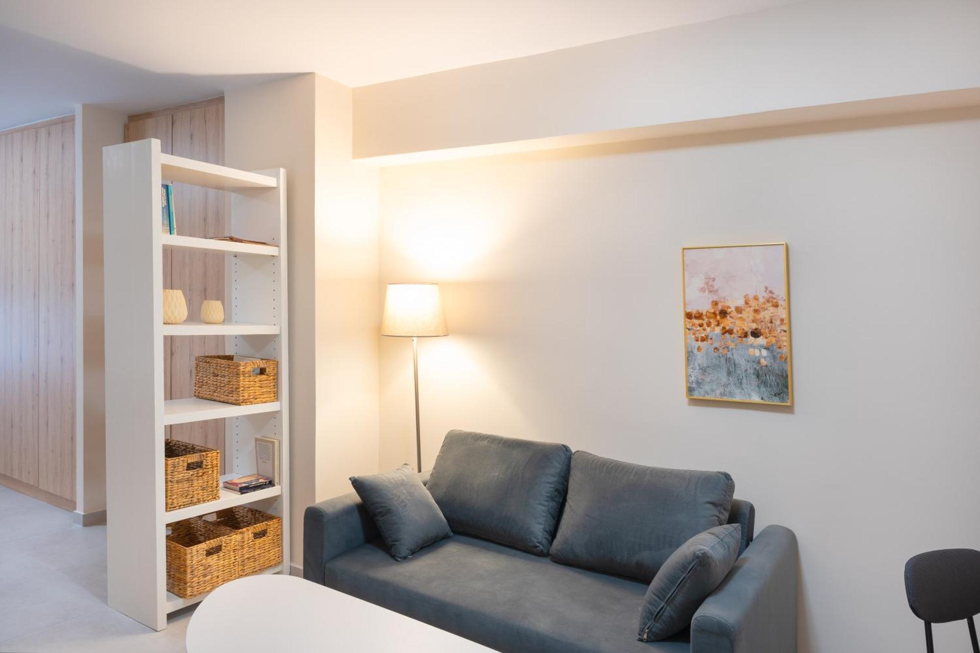 Praxitelous 141 City Apartment ピレウス エクステリア 写真