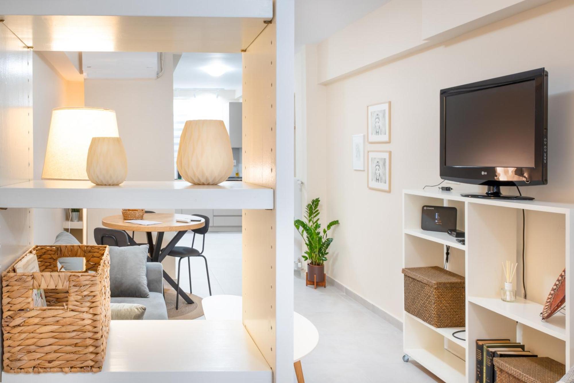 Praxitelous 141 City Apartment ピレウス エクステリア 写真